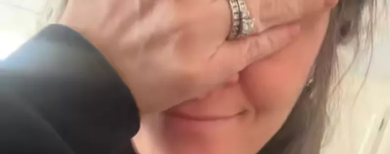 Meglátta az anya, hogyan rajzolta le őt a 4 éves fia az oviban, és elsüllyedt szégyenében