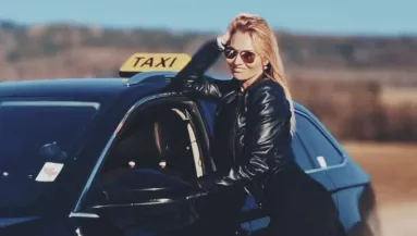 Egy utas szúrt halálra egy 44 éves taxisofőr nőt: így búcsúzik a háromgyermekes anya családja