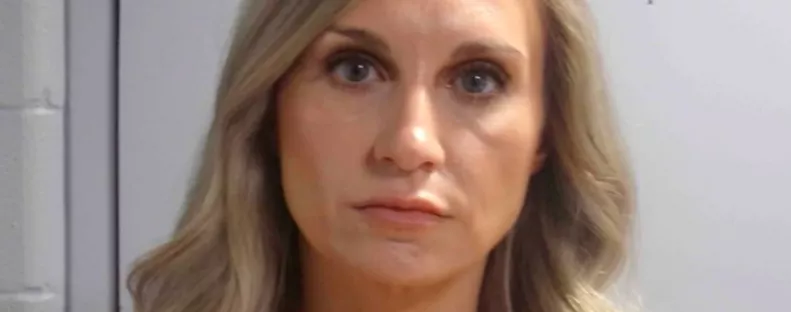 Fia barátjával (16) szexelt a polgármester asszony a medencés partyn: börtön fenyegeti