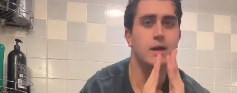 Elromlik a férfi mosógépe: amit tesz, az felrobbantja a TikTok-ot