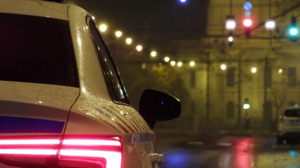 Segítségért kiabált egy 5. emeleti erkélyről a debreceni férfi: egy 33 éves nő őrizetben