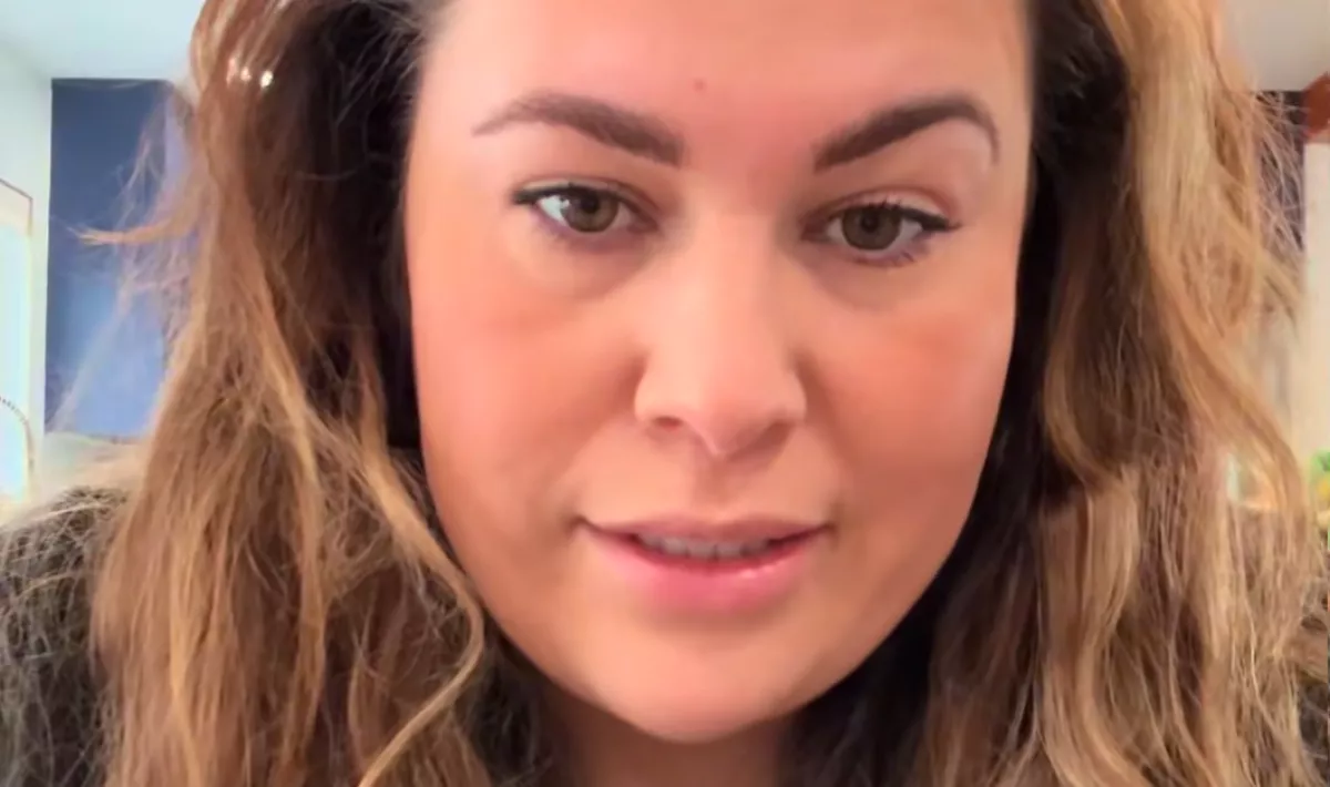 Erika túlsúlyos? Még egy repülőjegyet kellett vennie, hogy felengedjék a gépre