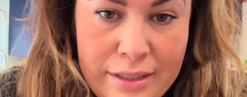 Erika túlsúlyos? Még egy repülőjegyet kellett vennie, hogy felengedjék a gépre