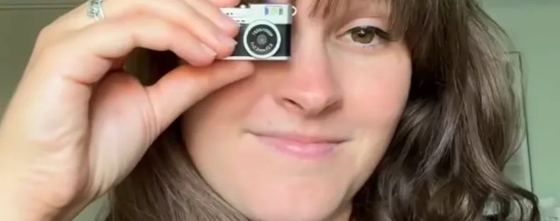 Leteszi aludni a lányát (2): amikor a pici felkel, az anya rögtön rájön, hibázott