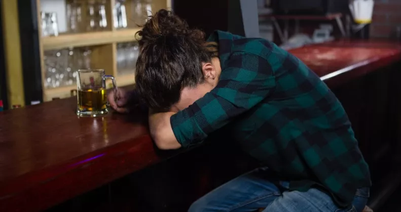 Sokat ivott Nőnapon a hőgyészi férfi: mivel a feleségének semmit nem vett, végzetes döntést hozott