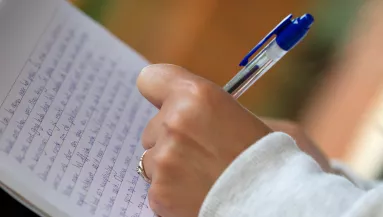 Olvashatatlan a kézírásod? Ezt a 3 dolgot árulja el rólad a pszichológia szerint