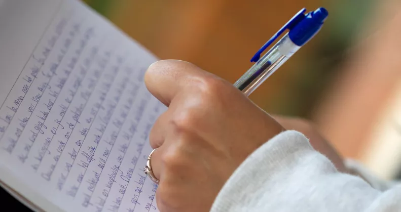 Olvashatatlan a kézírásod? Ezt a 3 dolgot árulja el rólad a pszichológia szerint