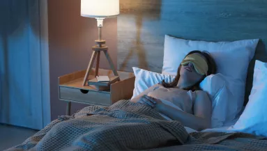 Szépségalvás a ragyogó bőrért: Miért fontos a 23 óra és éjfél közötti időszak?