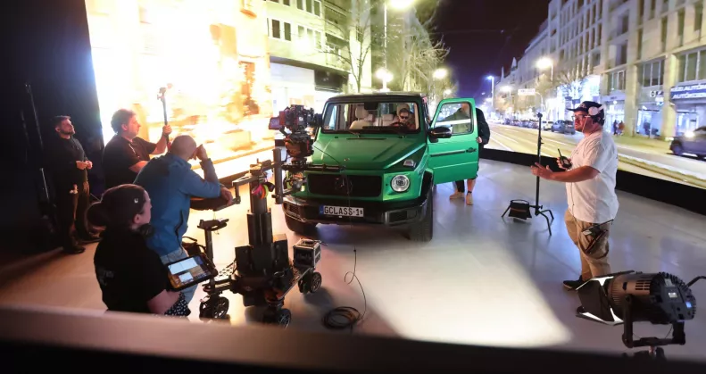 Fiatal sztárokkal és legendás színészekkel készül a TV2 új sorozata