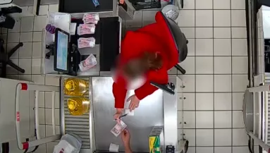 Úgy beforgatta a pár a pénztárost Kecskeméten és Balatonlellén, hogy százezrek tűntek el