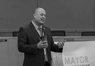 A városháza gyűlésén esett össze holtan a 47 éves polgármester