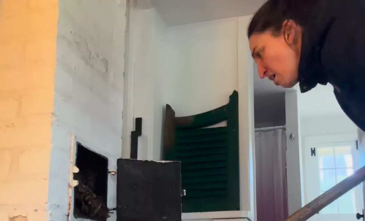 Sokk az otthonában: ezt találta az énekesnő az eddig bezárt ajtó mögött