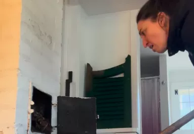 Sokk az otthonában: ezt találta az énekesnő az eddig bezárt ajtó mögött