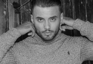 Rejtélyes tragédia: egy csatornában találták holtan a valóságshow sztárt