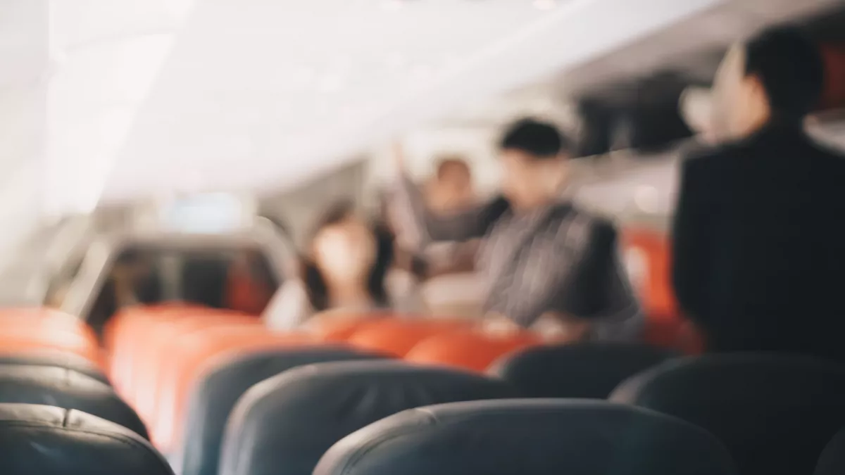 Dráma a levegőben: halott nő miatt bűzlött a repülő utastere