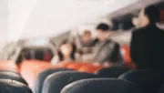 Dráma a levegőben: halott nő miatt bűzlött a repülő utastere