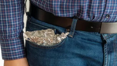 Zseniális trükk: ezért legyen mostantól mindig a zsebedben alufólia