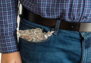 Zseniális trükk: ezért legyen mostantól mindig a zsebedben alufólia