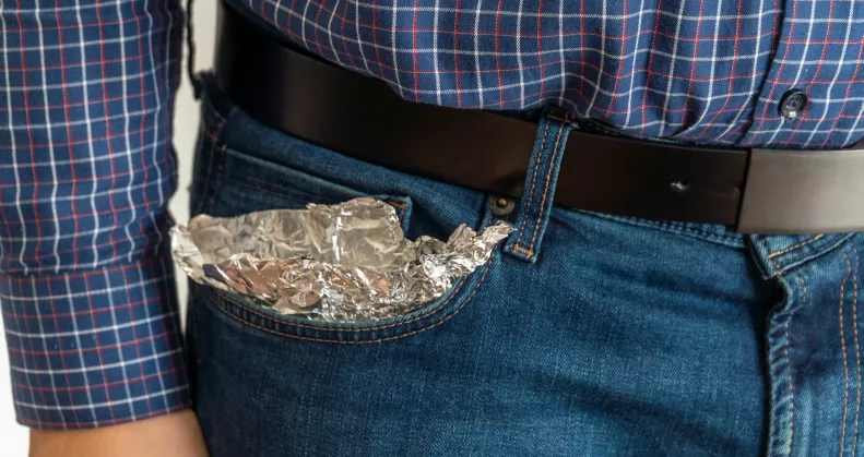 Zseniális trükk: ezért legyen mostantól mindig a zsebedben alufólia