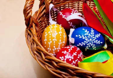 Leselkedő veszélyek: 3 dologra mindenkinek figyelnie kell a színes tojások vásárlásakor