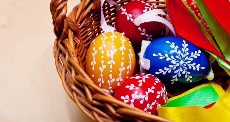 Leselkedő veszélyek: 3 dologra mindenkinek figyelnie kell a színes tojások vásárlásakor