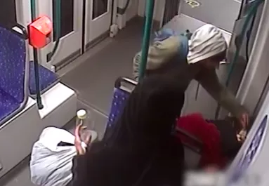 Elaludt a 6-os villamoson a nő: ami a Széll Kálmán téren történt ezután, azért ezt a nőt és férfit keresik