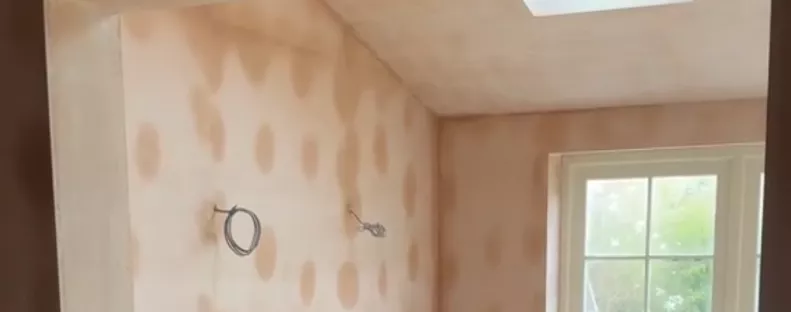 Felújítja a házát a nő: lélegzetelállító, amit a padlódeszkák alatt talált