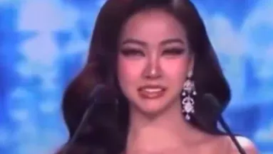 Kínos videó: a színpadon estek ki a szépségkirálynő-jelölt fogai