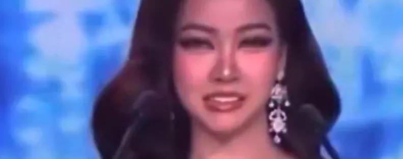 Kínos videó: a színpadon estek ki a szépségkirálynő-jelölt fogai