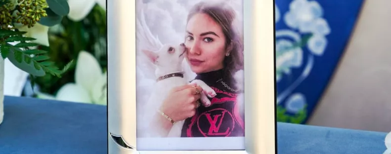 Borzalmas felfedezés: ellopták a meggyilkolt Pamela fejét a koporsóból