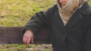 Egy 90 éves nénitől akart szekrényt venni a 15 éves srác: amit ezután tett, borzalmas