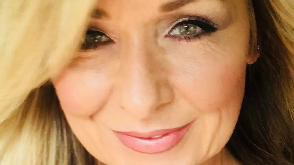 25 évig nem mosta le a sminkjét a nő: borzalmas, mi történt vele