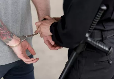 Autót akart venni a 18 éves srác Budapesten: amit a próbakör után tett, azért letartóztatták