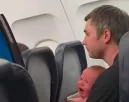 Sír a baba a repülőn: Ami ezután történik, megrémíti a szülőket Sír a baba a repülőn: Ami ezután történik, megrémíti a szülőket