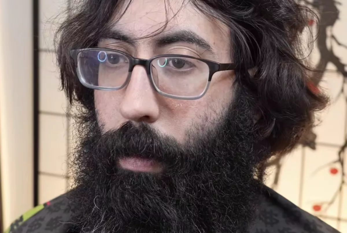 Ősember külsővel ment a férfi fodrászhoz: amit vele műveltek, megdöbbentő