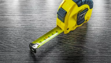 Meg fogsz lepődni: erre való valójában a mérőszalag végén lévő lyuk