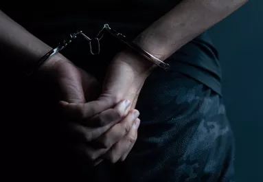 Éjszaka osont be a férfi a 80 éves néni házába: ami másnap kiderült, borzalmas