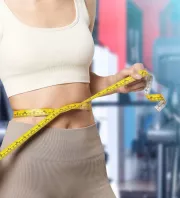 Nem a kenyér, nem a cukor: hagyd el ezt a 3 élelmiszert és azonnal lapos lesz a hasad