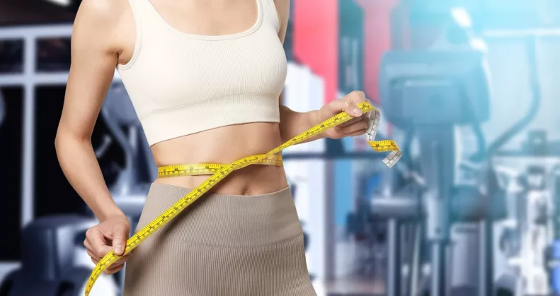 Nem a kenyér, nem a cukor: hagyd el ezt a 3 élelmiszert és azonnal lapos lesz a hasad