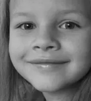 Felkavaró felvétel: Egy 110 kilós futár ölhette meg a 7 éves kislányt