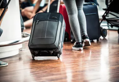 Utazási szakértő: Ezért ne utazz soha ezzel a 3 színű bőrönddel