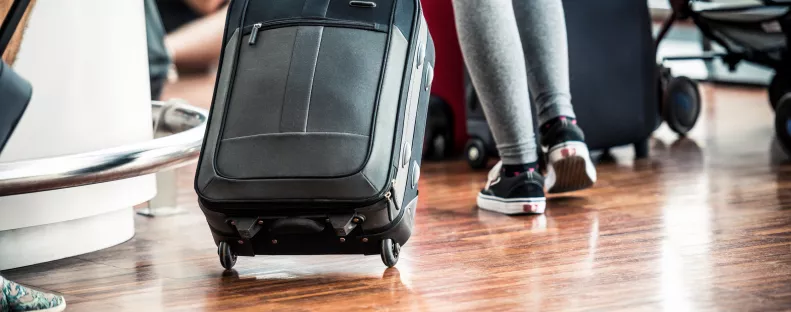 Utazási szakértő: Ezért ne utazz soha ezzel a 3 színű bőrönddel