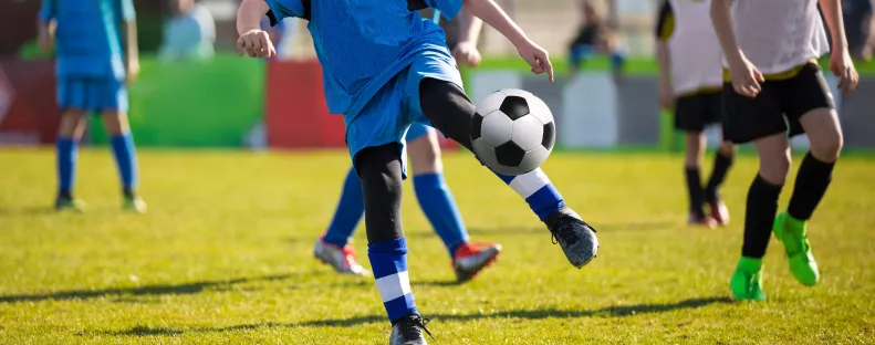 Gyerekek traumatizálva, egy tizenkét éves kórházban: barátságos focimeccsen vesztette el a fejét egy apuka