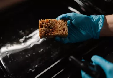 Felejtsd el a zsíroldót: ez a gyümölcs csodát tesz a sütőddel