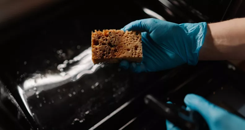 Felejtsd el a zsíroldót: ez a gyümölcs csodát tesz a sütőddel