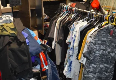 Bekamerázta az üzletét, mert sorra tűntek el a ruhák Kecskeméten: ami ezután kiderült, nem hitte el