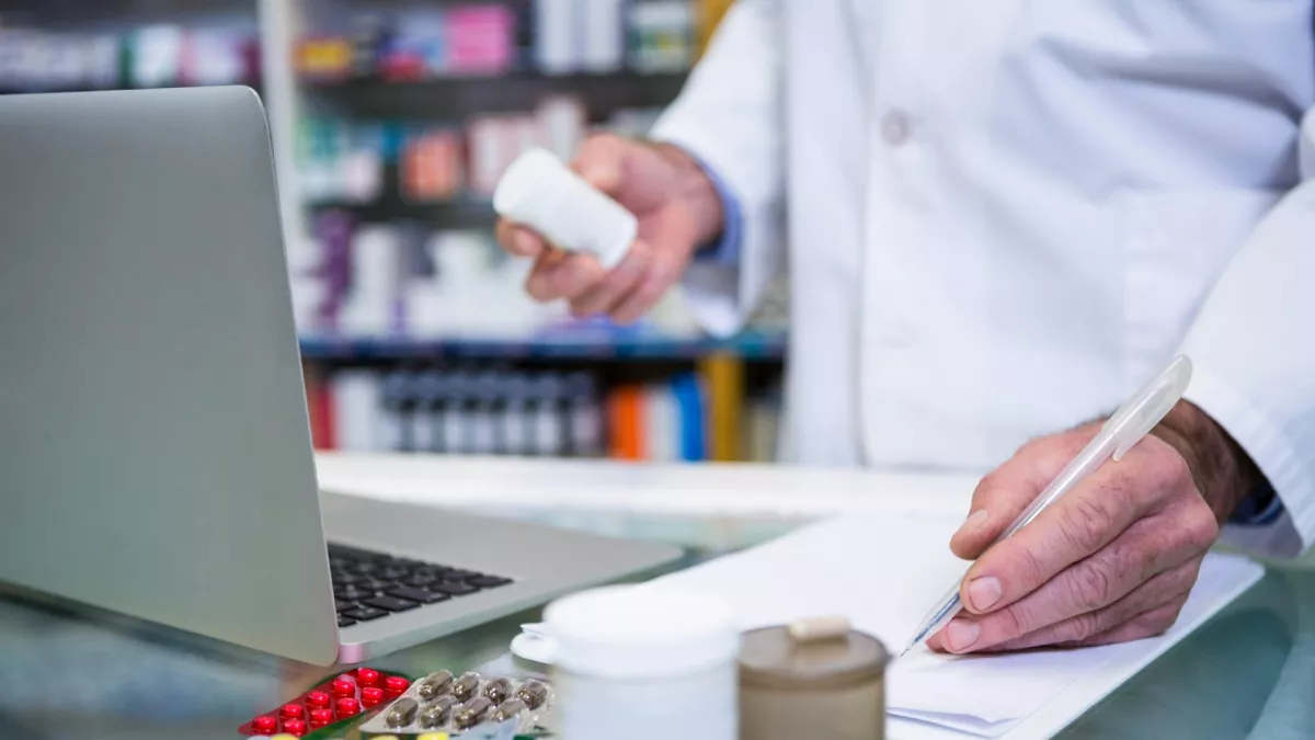 Börtönbe küldenék a nógrádi patikust: mesés vagyonra tett szert a betegek tudta nélkül