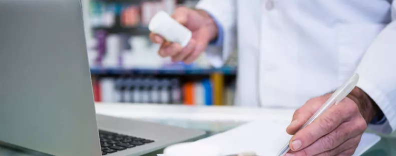 Börtönbe küldenék a nógrádi patikust: mesés vagyonra tett szert a betegek tudta nélkül