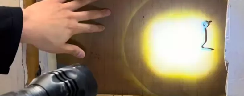 Eltávolítja a pár a fürdőszobai tükröt: aztán nem jutnak szóhoz