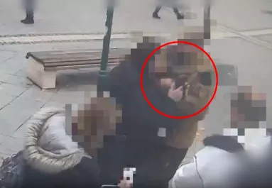 Nem volt jegye a férfinak: amit a jegyellenőr nővel tett, azért börtönbüntetést kérnek rá